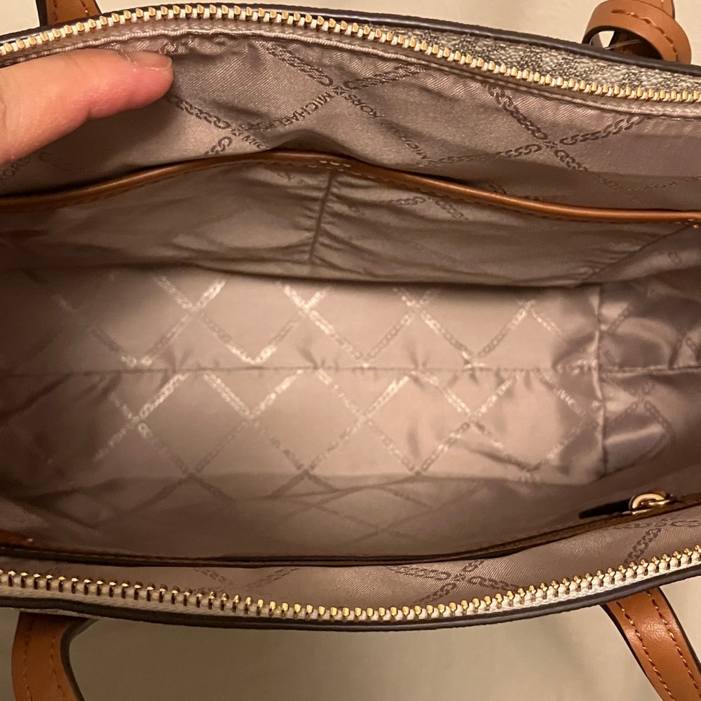 Michael Kors White and Brown Tote Bag - Picture 12 of 16